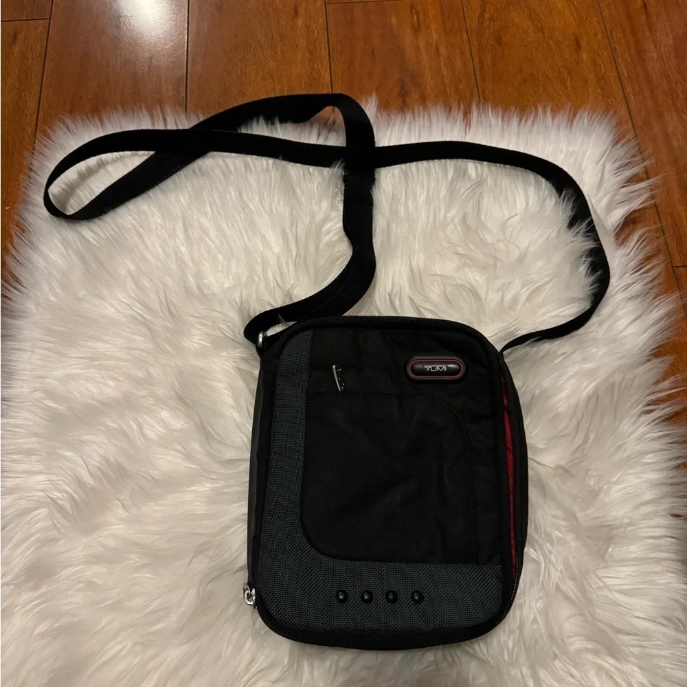 TUMI -T-TECH small crossbody strap bag unisex